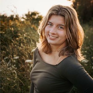 Meet your Posher, Ava